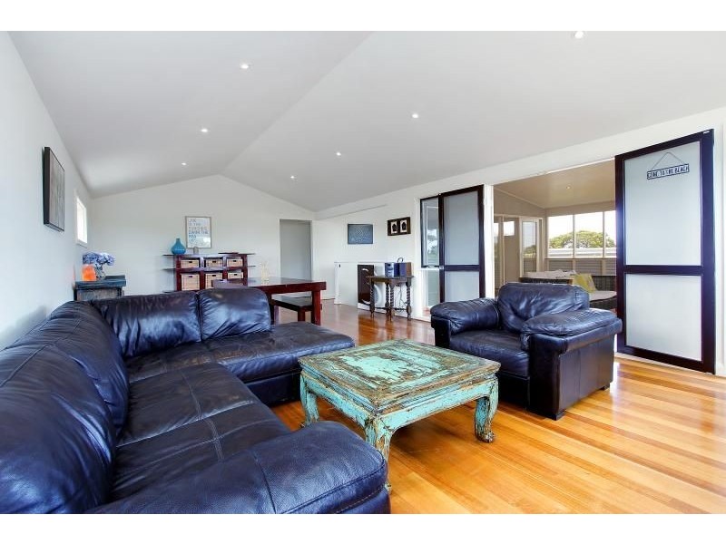 7 Sunderland Bay Road, Surf Beach VIC 3922