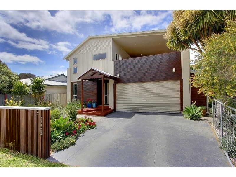 7 Sunderland Bay Road, Surf Beach VIC 3922