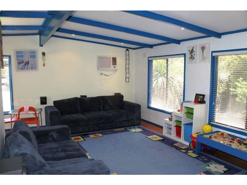 2 Dover Street, Sunderland Bay VIC 3922