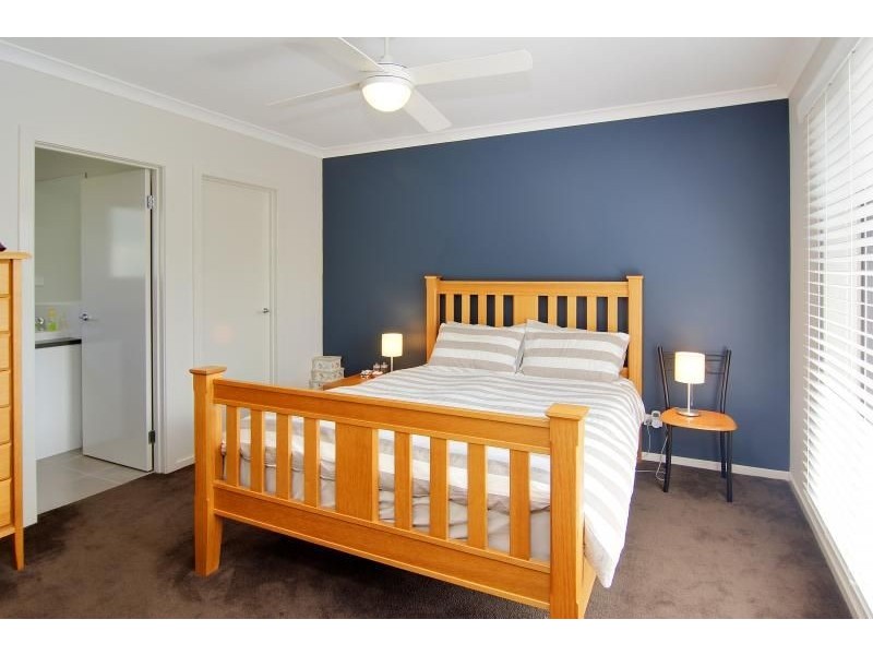 2/73 Walton Street, Cowes VIC 3922