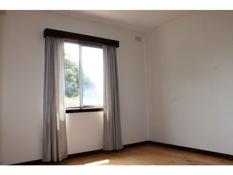 1 Elwood Avenue, Surf Beach VIC 3922