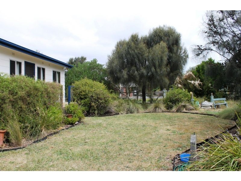 1 Elwood Avenue, Surf Beach VIC 3922