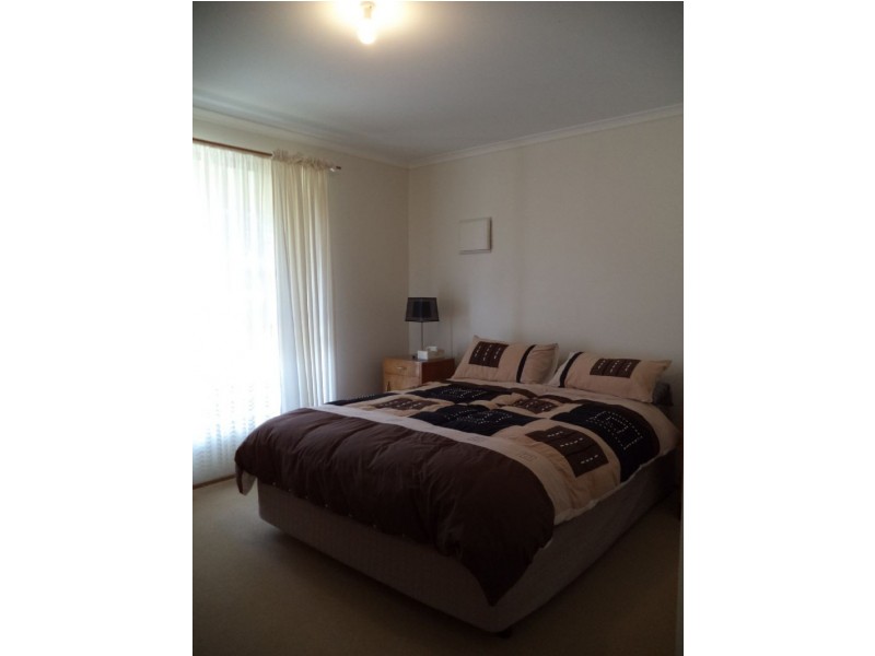 18 Malcalm Avenue, Surf Beach VIC 3922