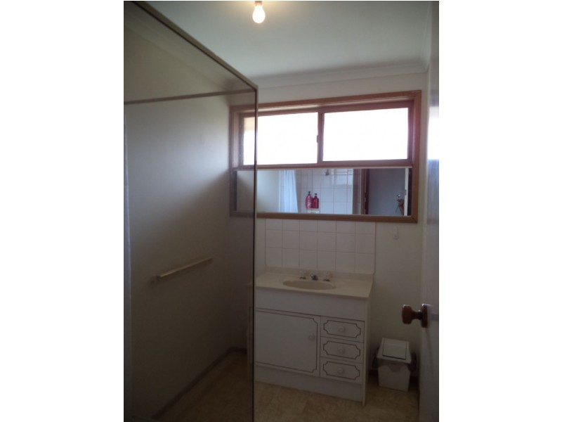 18 Malcalm Avenue, Surf Beach VIC 3922