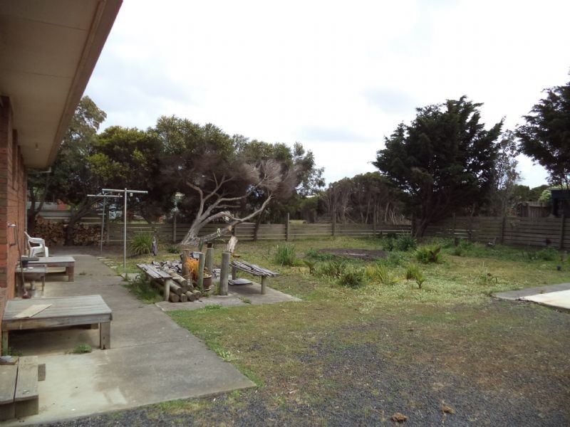 18 Malcalm Avenue, Surf Beach VIC 3922