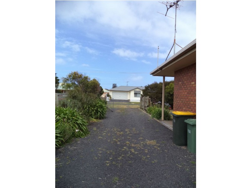 18 Malcalm Avenue, Surf Beach VIC 3922