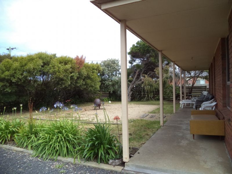 18 Malcalm Avenue, Surf Beach VIC 3922