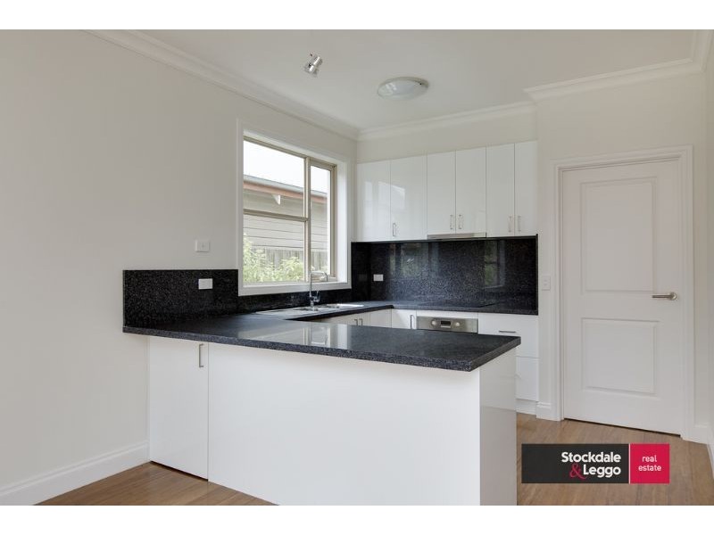 2/6 Albert Street, Cowes VIC 3922