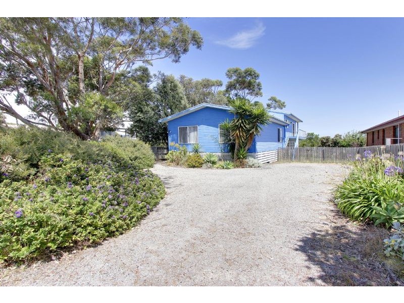 100 Red Rocks Road, Cowes VIC 3922