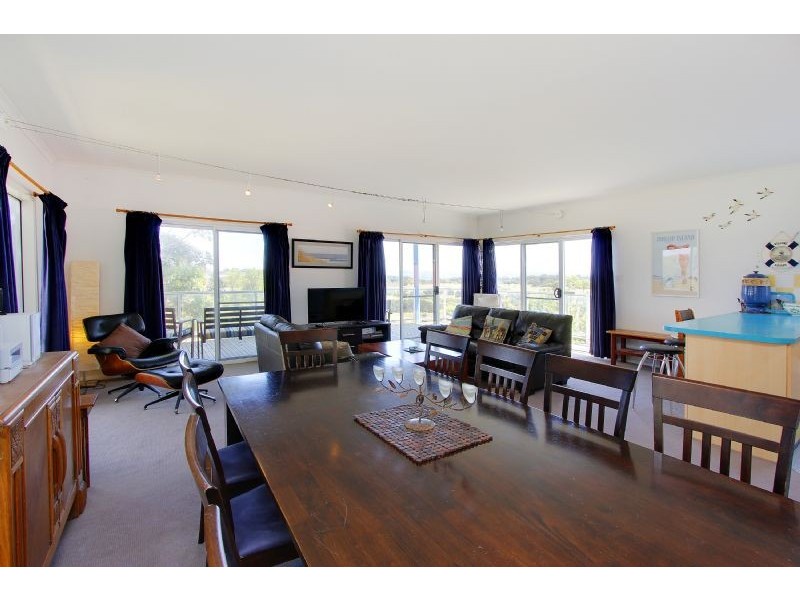 100 Red Rocks Road, Cowes VIC 3922