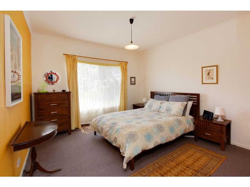 100 Red Rocks Road, Cowes VIC 3922