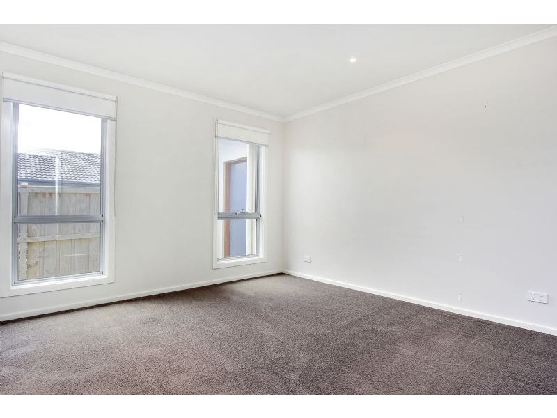 6 Rosella Grove, Cowes VIC 3922