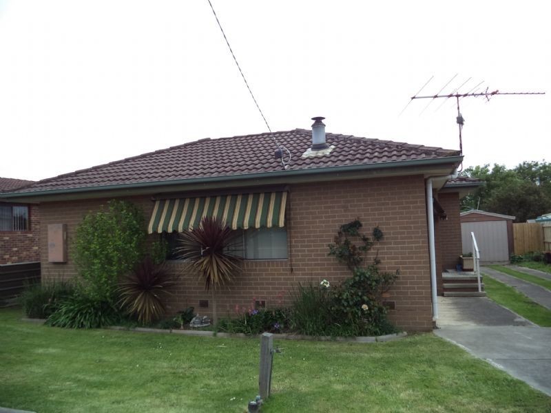 15 Edgar Road, San Remo VIC 3925