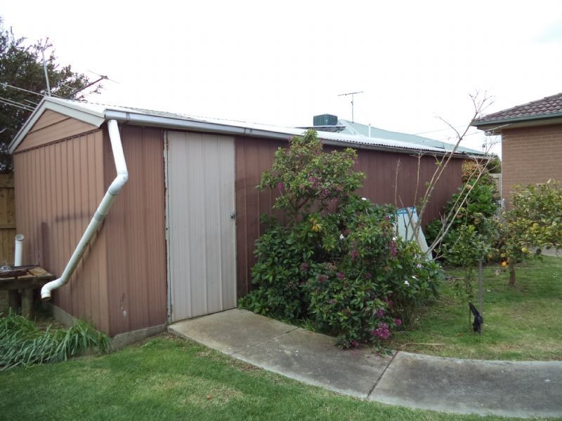 15 Edgar Road, San Remo VIC 3925