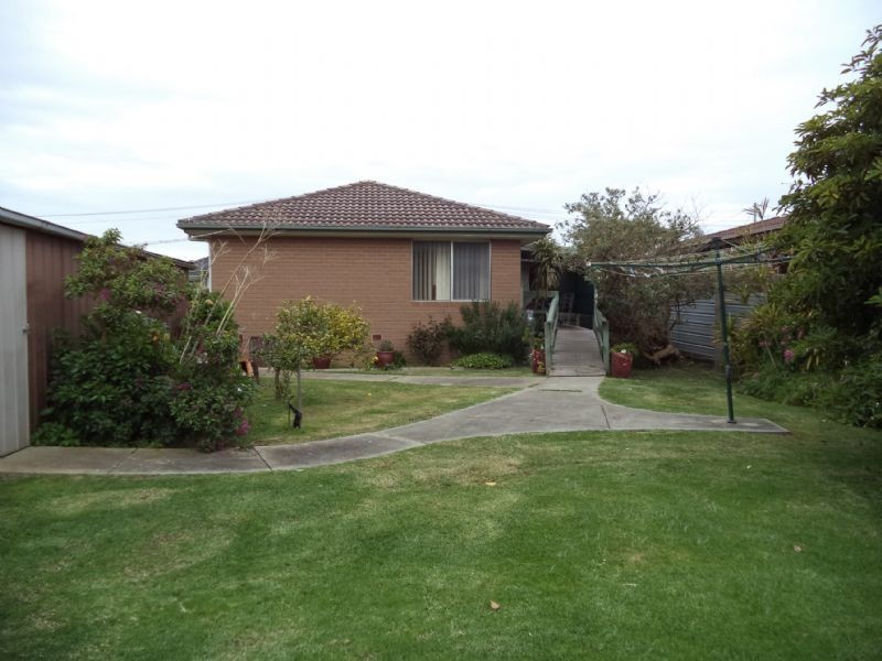 15 Edgar Road, San Remo VIC 3925