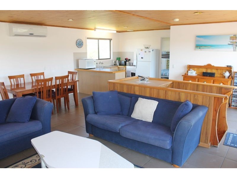 19 Golden Court, Sunset Strip VIC 3922