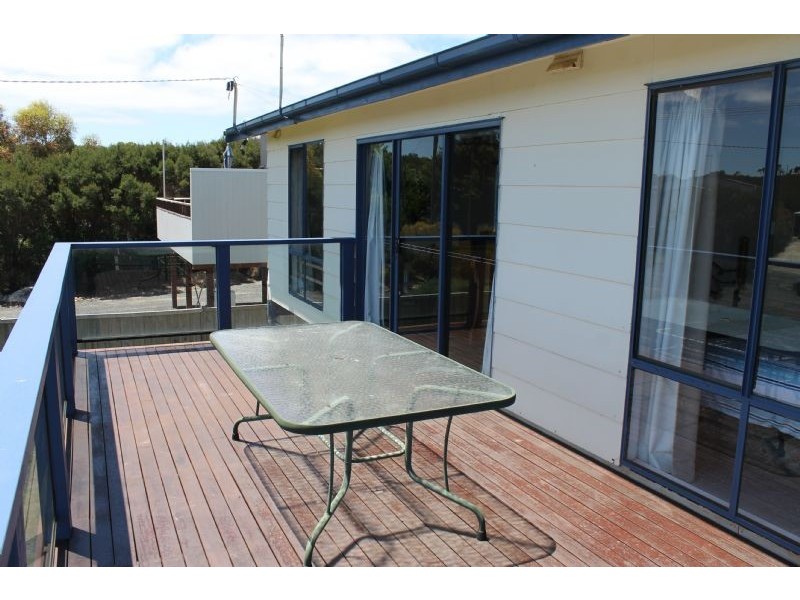 19 Golden Court, Sunset Strip VIC 3922