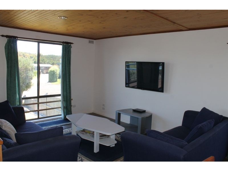 19 Golden Court, Sunset Strip VIC 3922