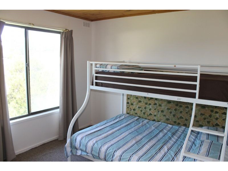 19 Golden Court, Sunset Strip VIC 3922