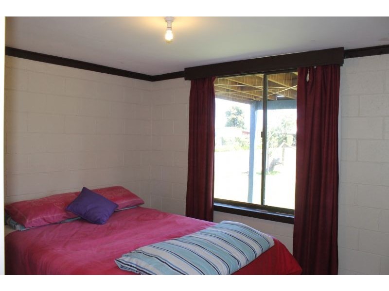 19 Golden Court, Sunset Strip VIC 3922