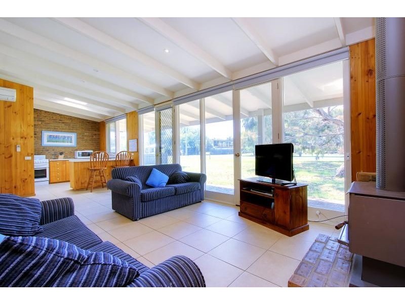 1 Carisbrooke Court, Cowes VIC 3922