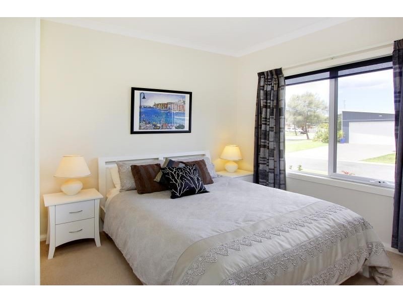 51 Redwood Drive, Cowes VIC 3922