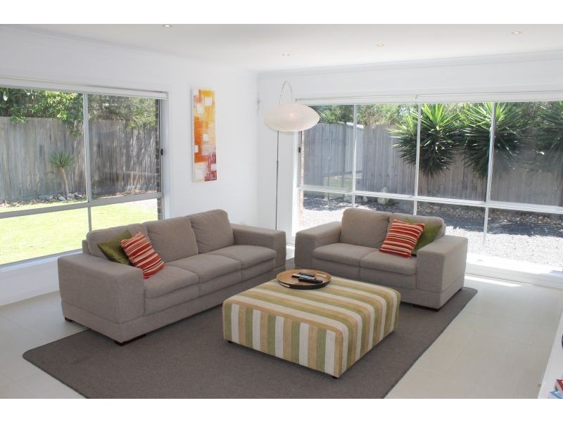 30 Highland Ave, Cowes VIC 3922