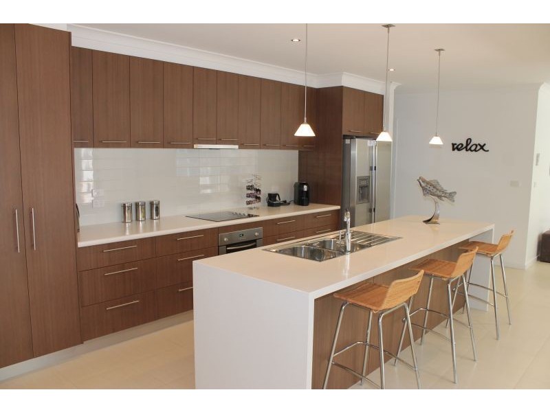 30 Highland Ave, Cowes VIC 3922