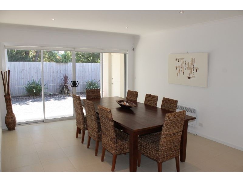 30 Highland Ave, Cowes VIC 3922
