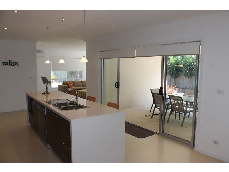30 Highland Ave, Cowes VIC 3922