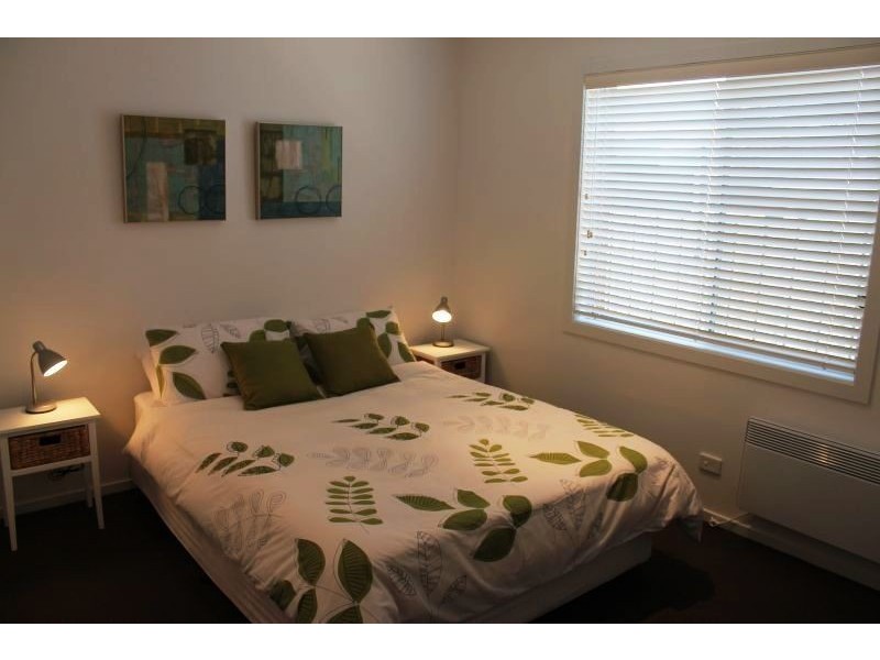 30 Highland Ave, Cowes VIC 3922