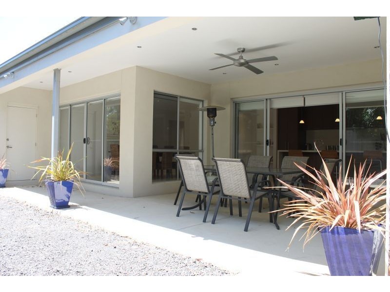 30 Highland Ave, Cowes VIC 3922