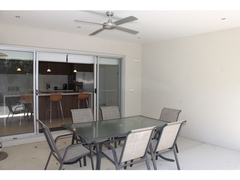 30 Highland Ave, Cowes VIC 3922