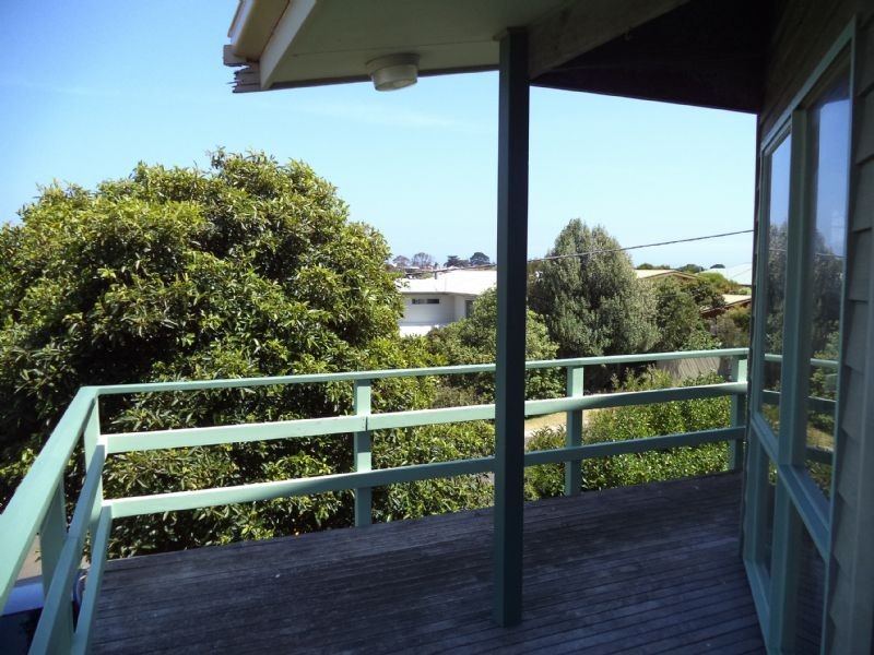 34 Clearwater Ave, Cape Woolamai VIC 3925