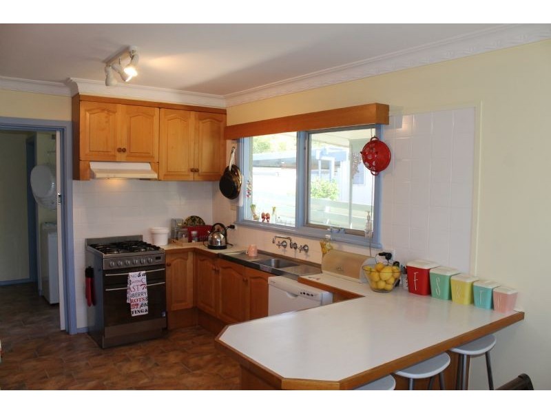 24 Birdwood Ave, Cowes VIC 3922