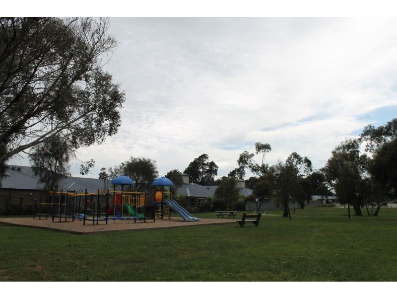 4 Meldrum Court, Cowes VIC 3922