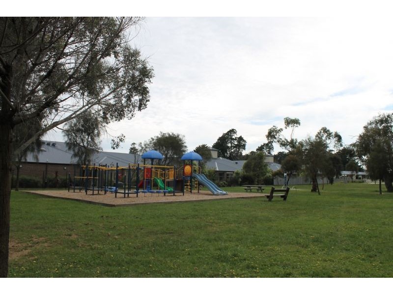 4 Meldrum Court, Cowes VIC 3922