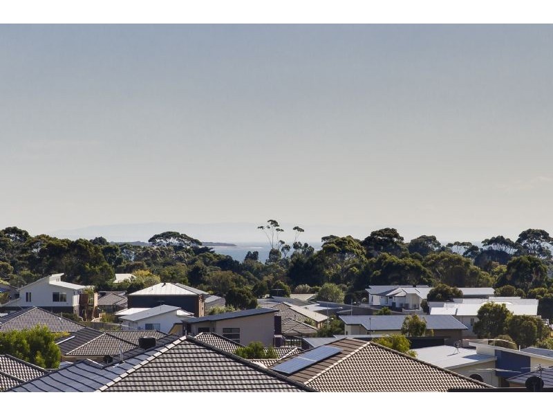 12 Echidna Grove, Cowes VIC 3922