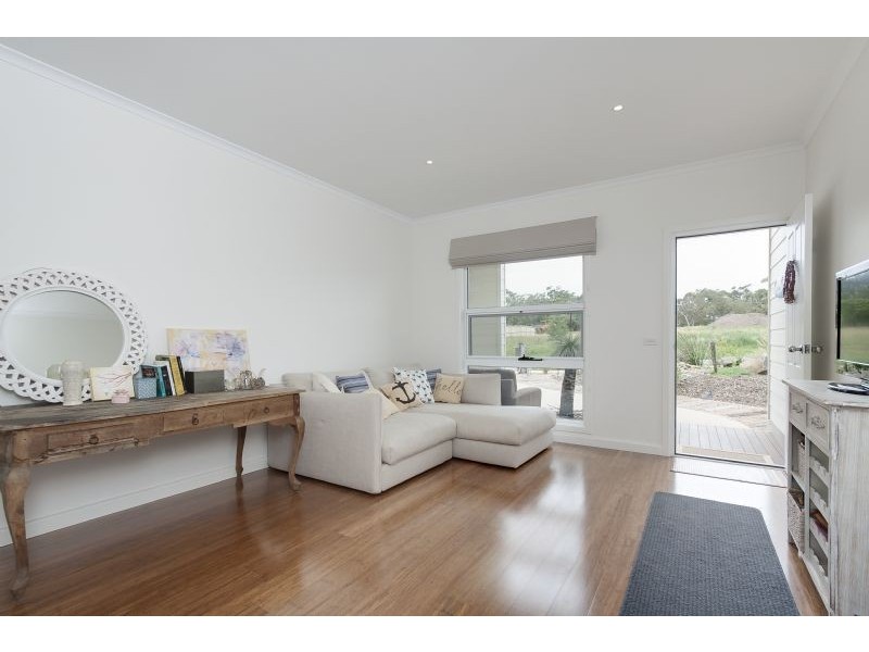12 Echidna Grove, Cowes VIC 3922