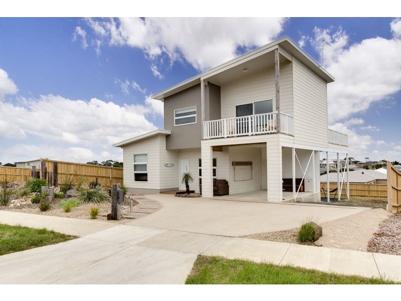 12 Echidna Grove, Cowes VIC 3922