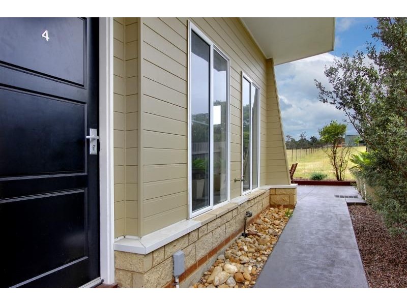 4/2 Kate Court, Cowes VIC 3922