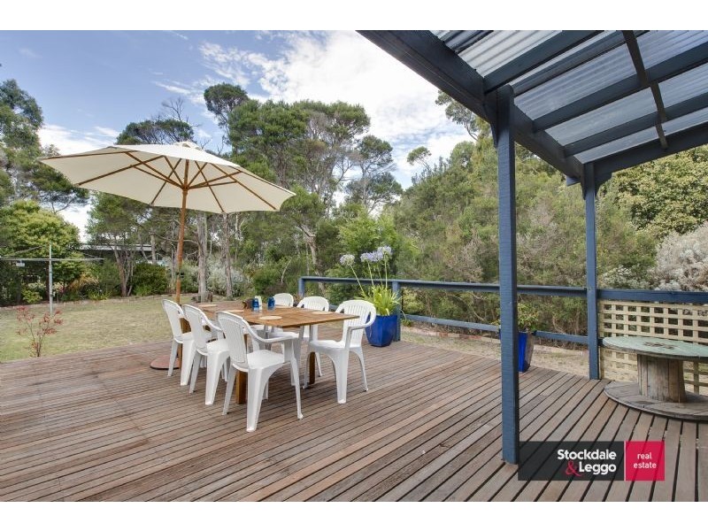33 Churchill Drive, Cowes VIC 3922
