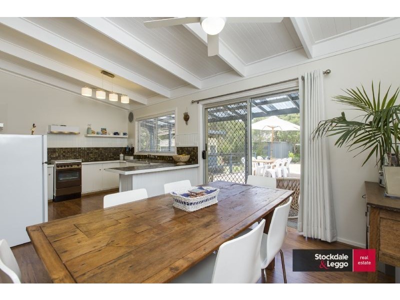 33 Churchill Drive, Cowes VIC 3922