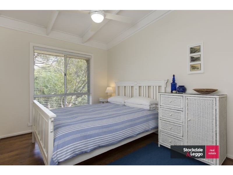 33 Churchill Drive, Cowes VIC 3922