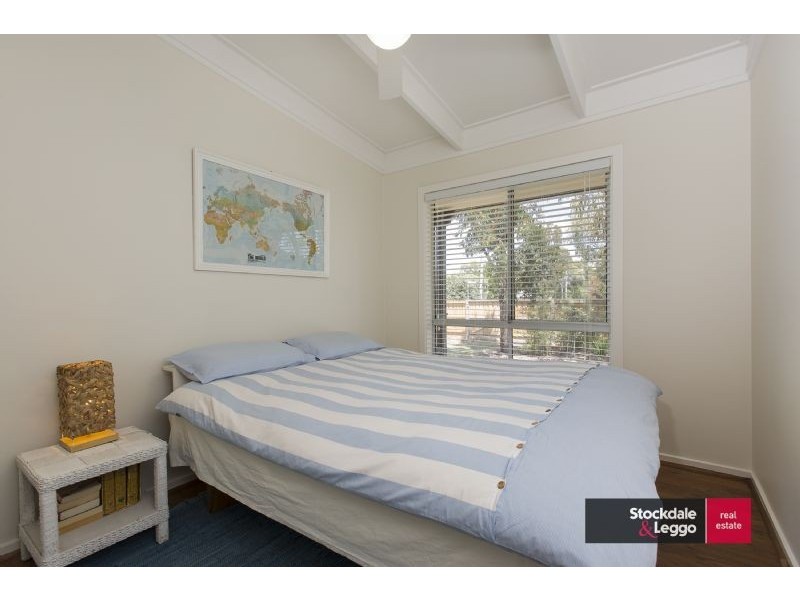 33 Churchill Drive, Cowes VIC 3922