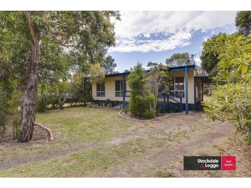 33 Churchill Drive, Cowes VIC 3922