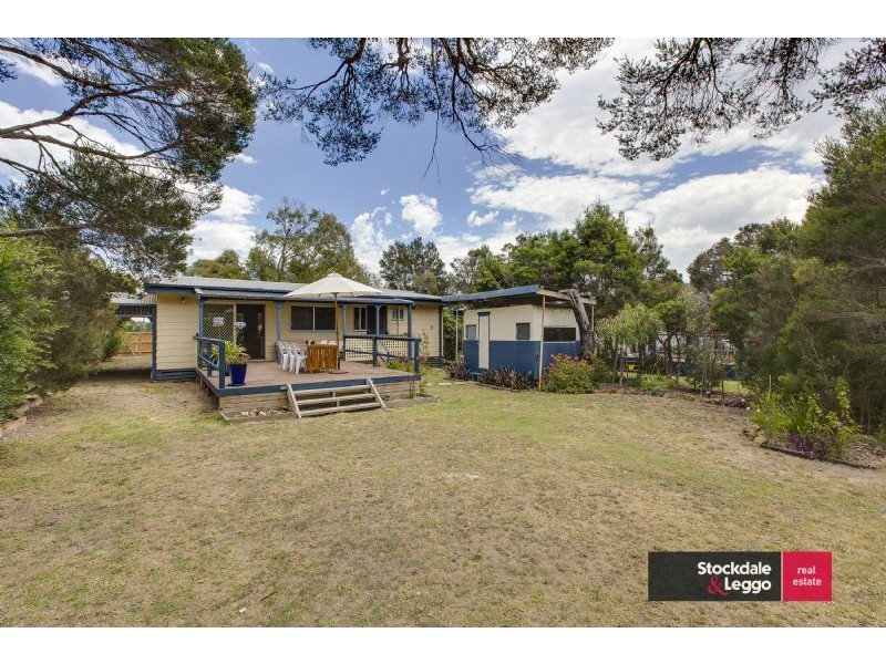 33 Churchill Drive, Cowes VIC 3922