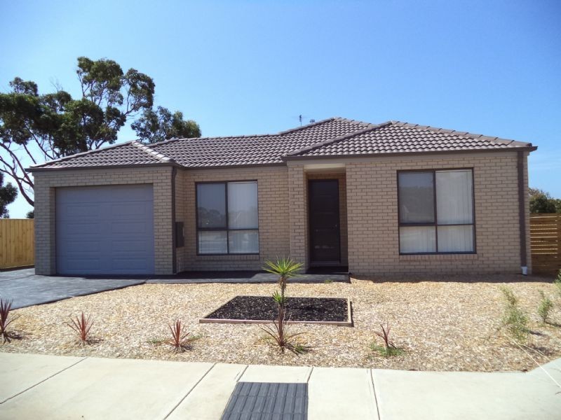 2 Silverstone Drive, Cowes VIC 3922