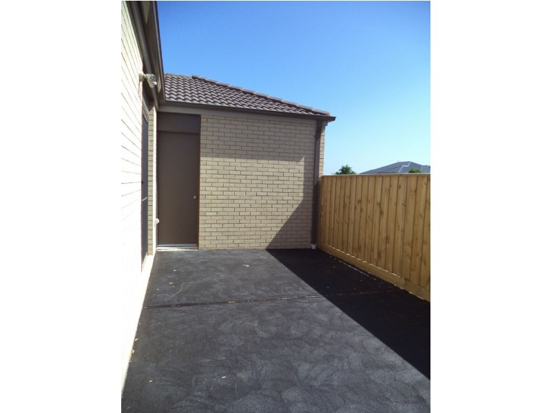 2 Silverstone Drive, Cowes VIC 3922