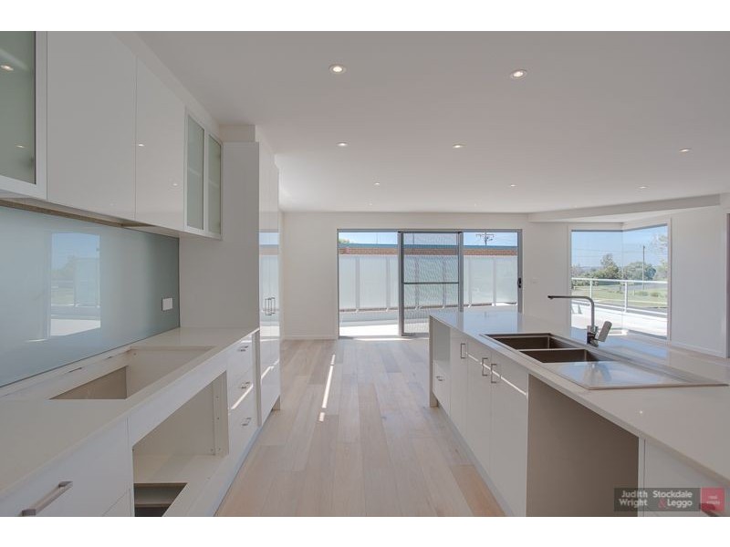 1/4 Osbourne Avenue, Cowes VIC 3922